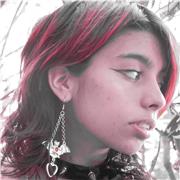 Hola, soy Community manager con título obtenido en coder house, te enseño a realizar un impacto increible en tus redes y sitio web